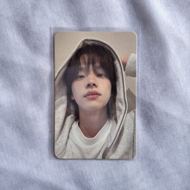 READY INA | PC PHOTOCARD TWS SHINYU HOODIE OFFICIAL WEVERSE ALBUM