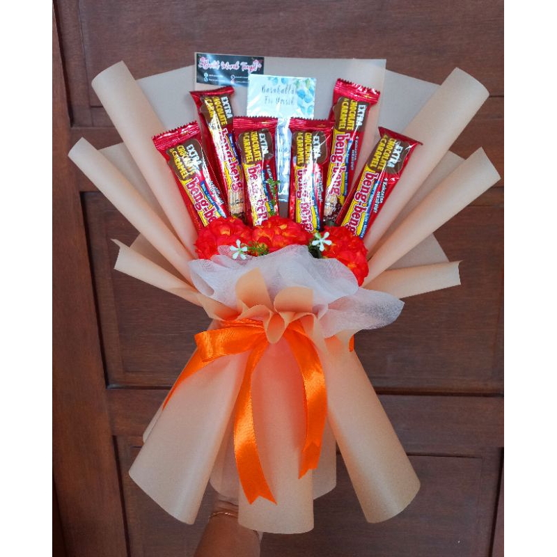 

bucket wisuda makanan