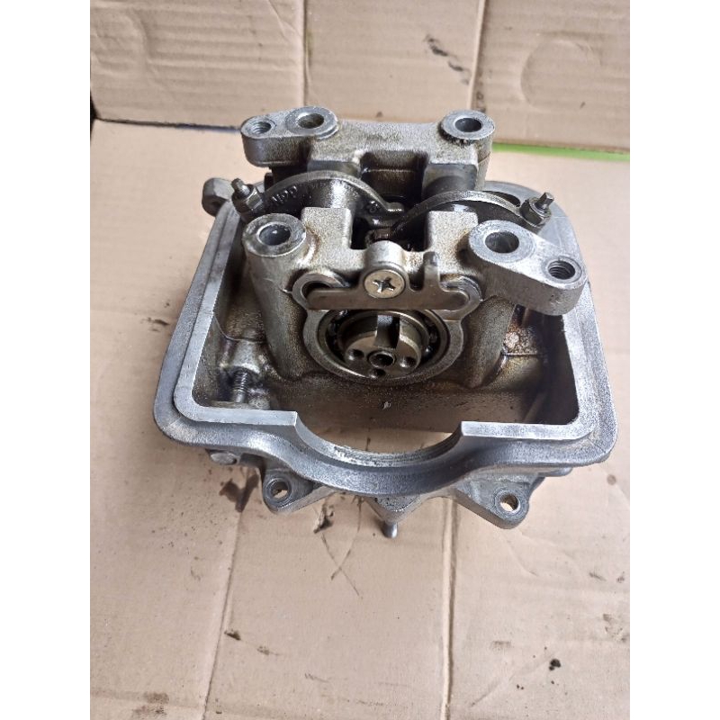 cylinder head deksel kop head cylinder Suzuki skywave sky wave original