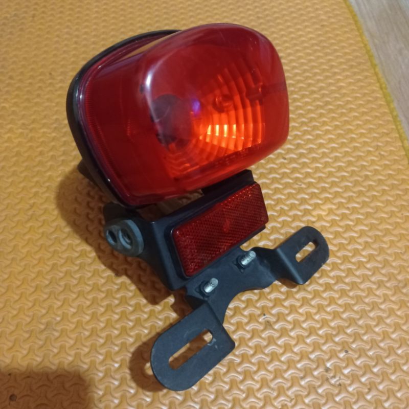 stoplamp lampu belakang set breket dudukan kawasaki w175 w 175 original