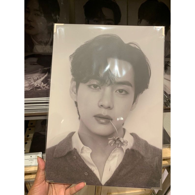 Frame Taehyung Monochrome BTS Official Pop Up Store