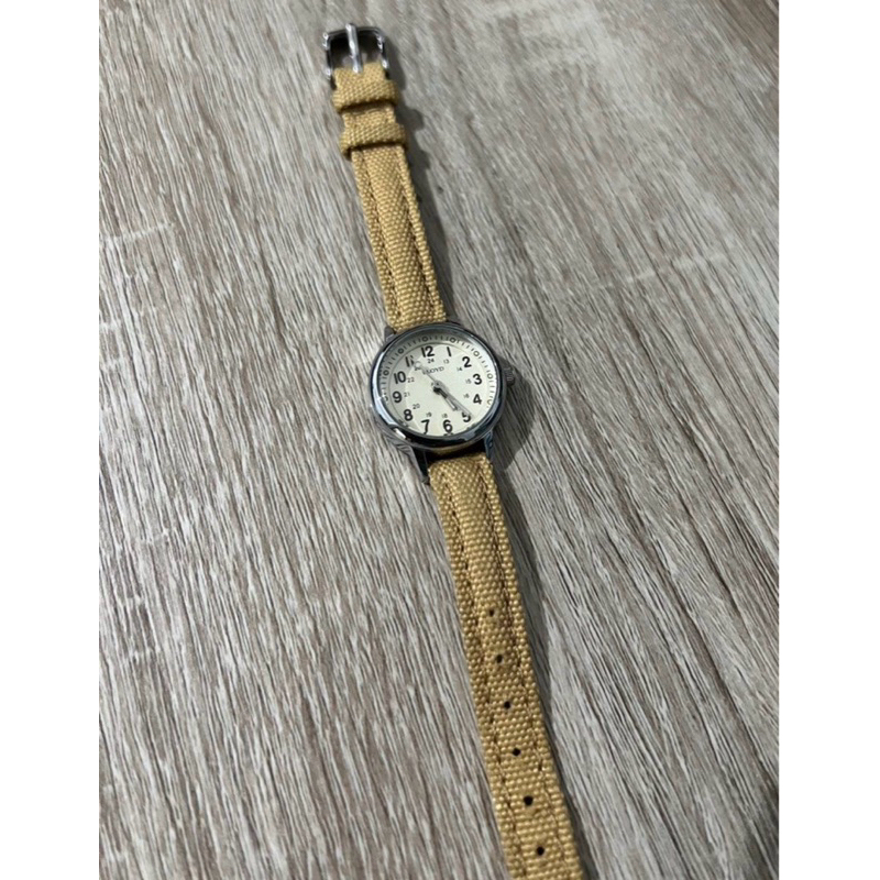 Jam Tangan Lloyd (merk korea)
