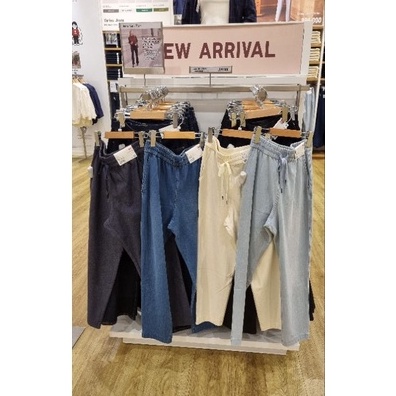 55 COD Uniqlo Celana Jersey Denim