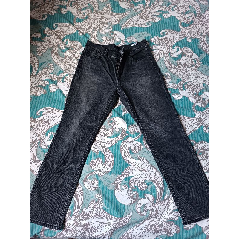Preloved celana jeans lurus uniqlo.