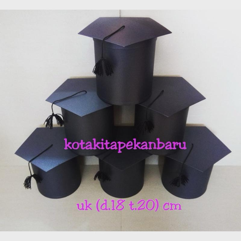 

kotak kado / box kado / bloombox / box toga / box bulat / box petak / box love / box unik / kotak kado unik / bloombox flower / box bunga / box custom