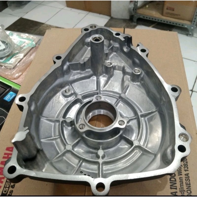 Cover crankcase Bak magnet kiri 1WD R 25 R25 R-25 MT25 MT-25 MT 25 ORIGINAL YAMAHA PART 1WD-E5411-00