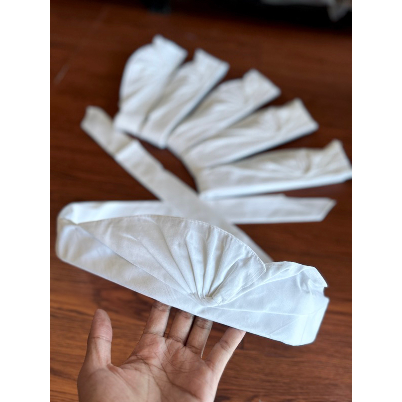 Udeng Putih Lembaran dan Setengah jadi bungkulan