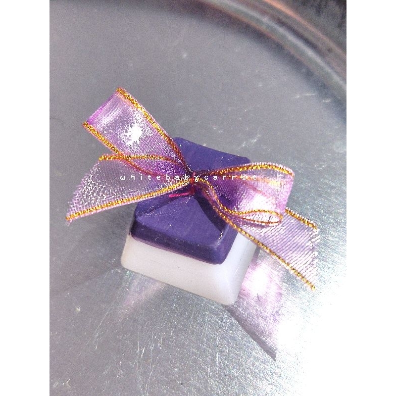 artisan keycaps | ribbon keycaps in purple
