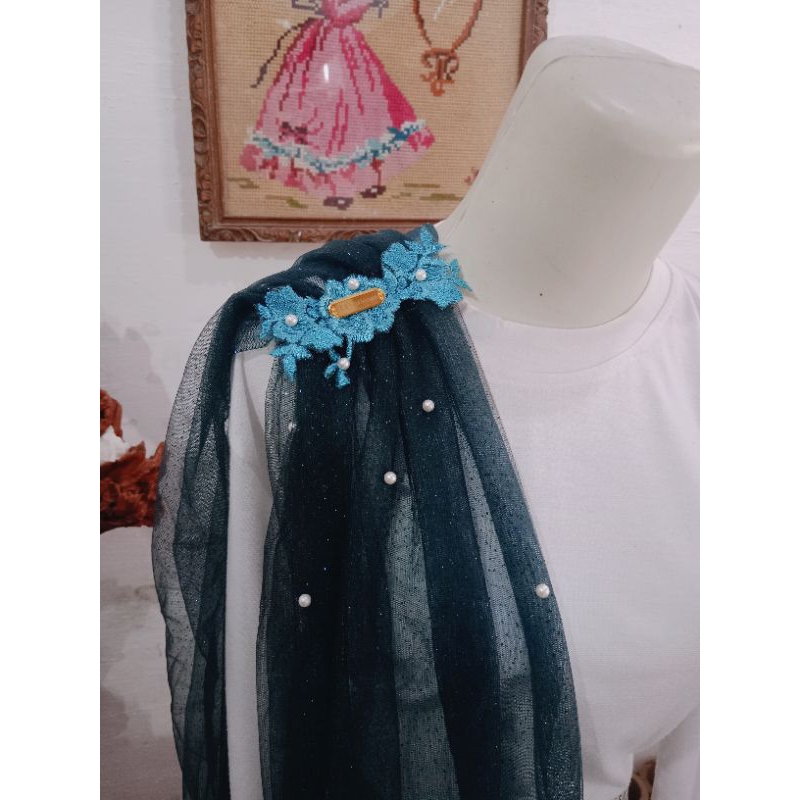 selendang bahu gliter hijau botol/ selendang tile gliter /selendang tile hijau botol/selendang wisud