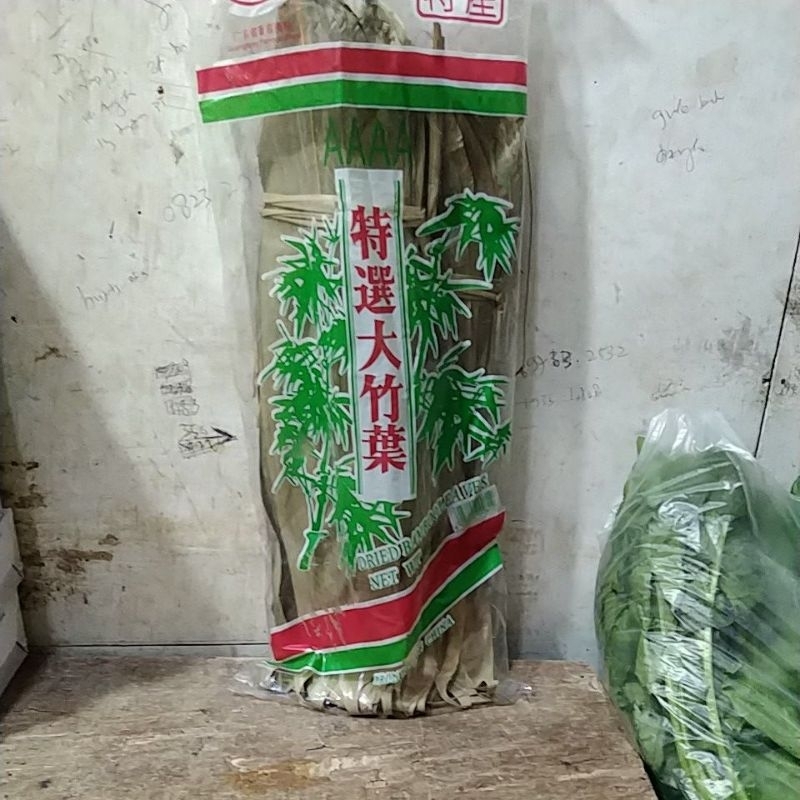 

Daun bakcang 10 cm(400 gr)