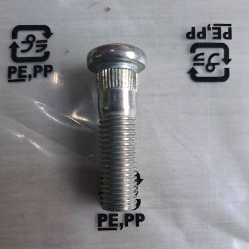 baut roda mobil honda,ukuran panjang 4.7cm.original