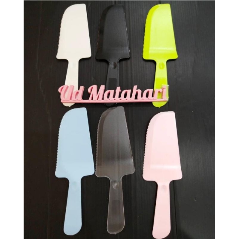 pisau Tart Bengkok Warna / Pisau Kue Plastik Warna/Pisau Kue Tart/ Pisau Plastik/Pisau Kue Tart