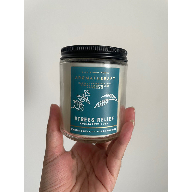 Bath & body works scented candle - stress relief