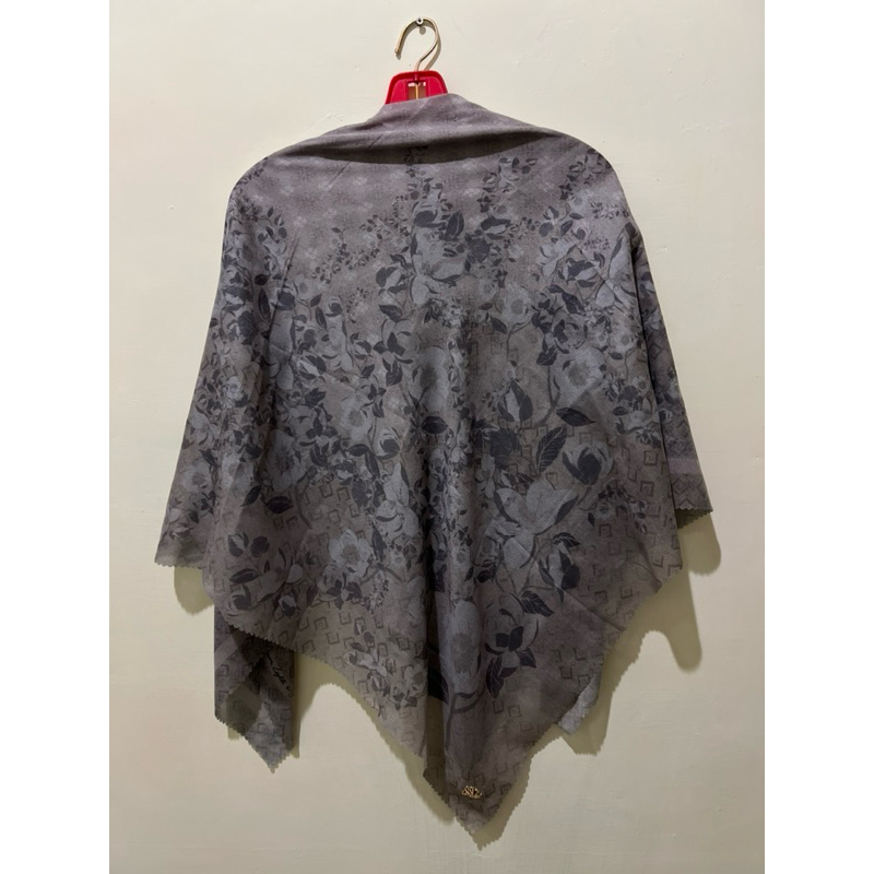 Heaven Lights Scarf x shireen sungkar with box