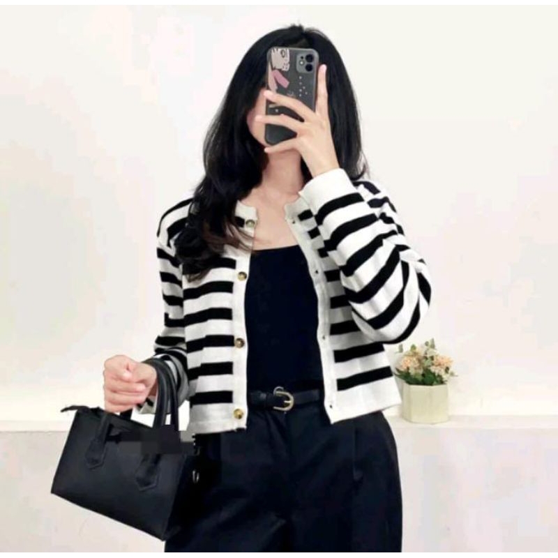 Cardigan Stripe Hitam Putih Moura Crop Knit Premium