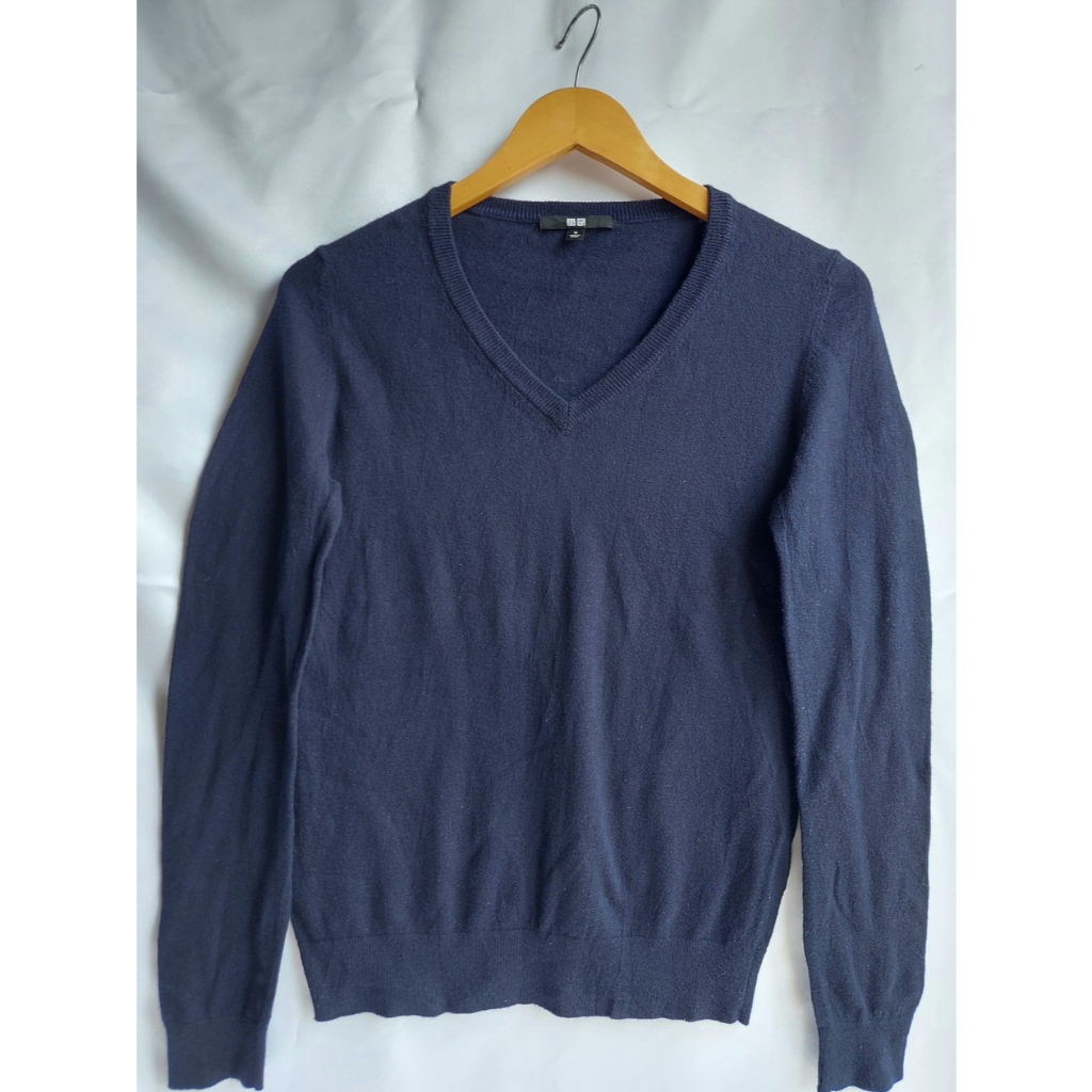 sweater uniqlo navy v neck size M original