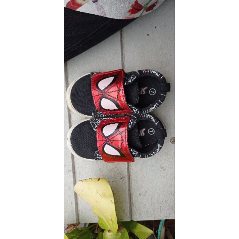 SEPATU ANAK MARVEL  SPIDERMAN PAYLESS PRELOVED