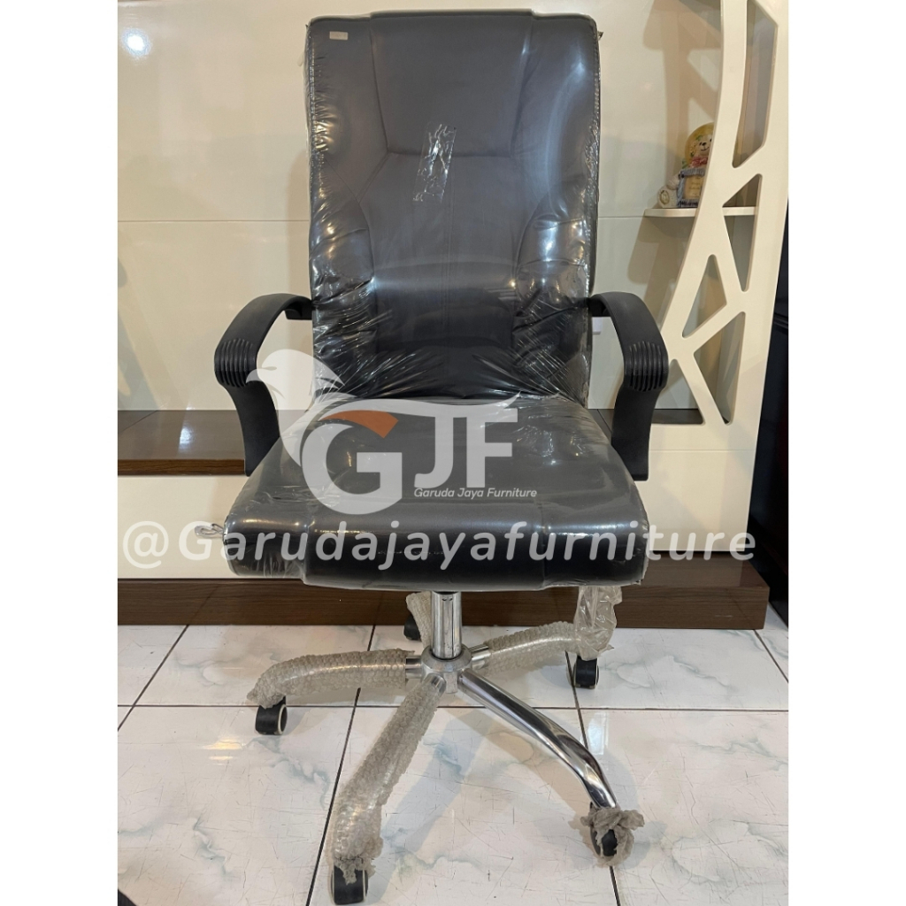 KURSI KERJA DIREKTUR/KURSI KANTOR/KURSI KERJA HIDROLIK/KURSI DIREKTUR BAHAN KULIT/KURSI PUTAR RODA