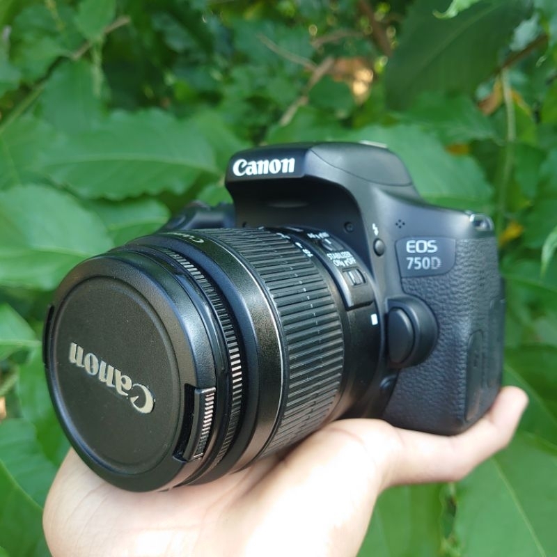 CANON EOS 750D
