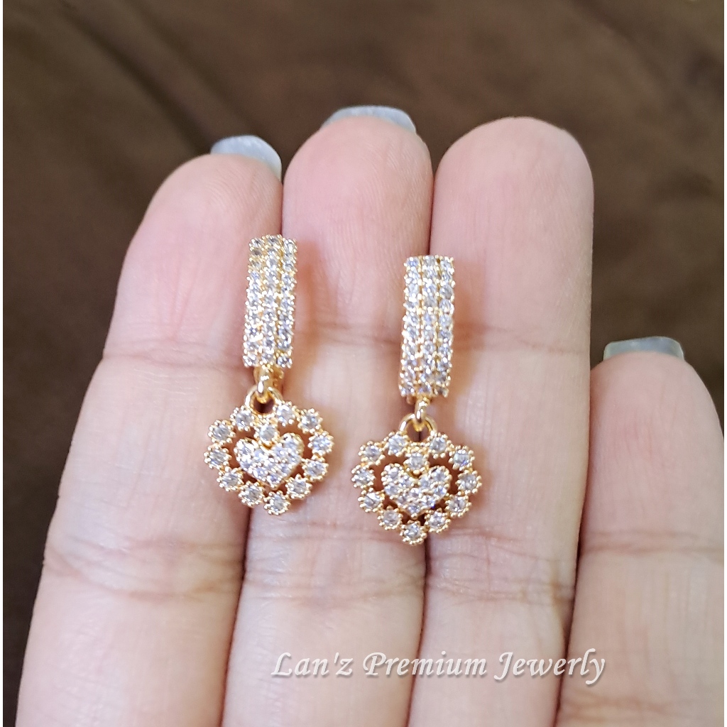 Anting Wanita Love Medan Kristal Berlian Titanium Emas 22K