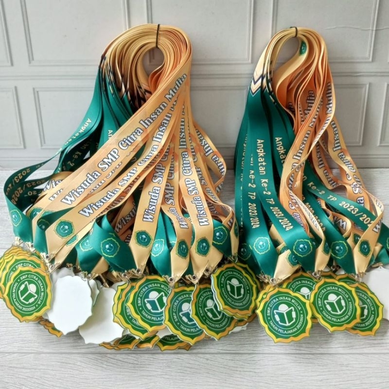 Medali Wisuda Akrilik 3mm Diameter 7cm, Print UV + Lanyard Printingg | Custom