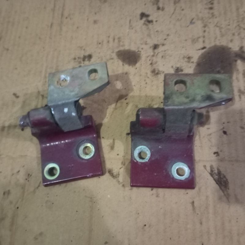 engsel pintu dudukan pintu belakang kanan Peugeot 306