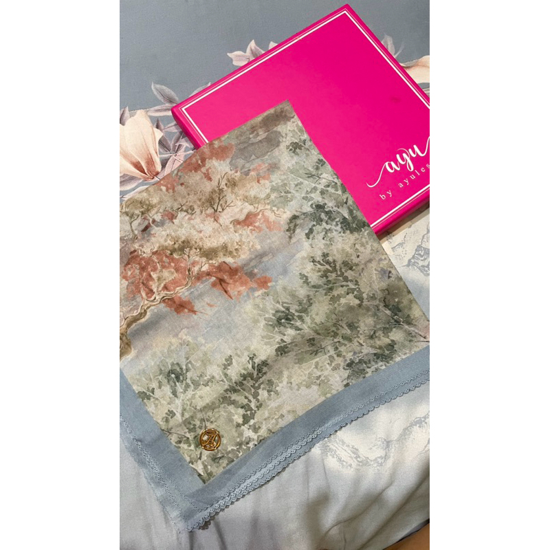 Preloved scarf Ayubyayu dan Buttonscarves