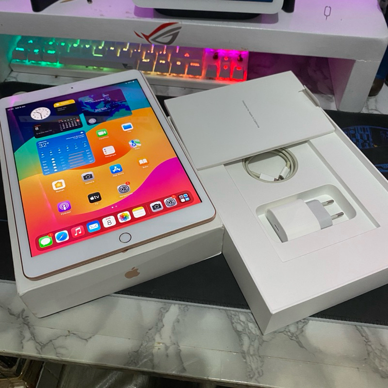 IPAD 8 32Gb Ex iBox Fullset Mulus Warna Gold