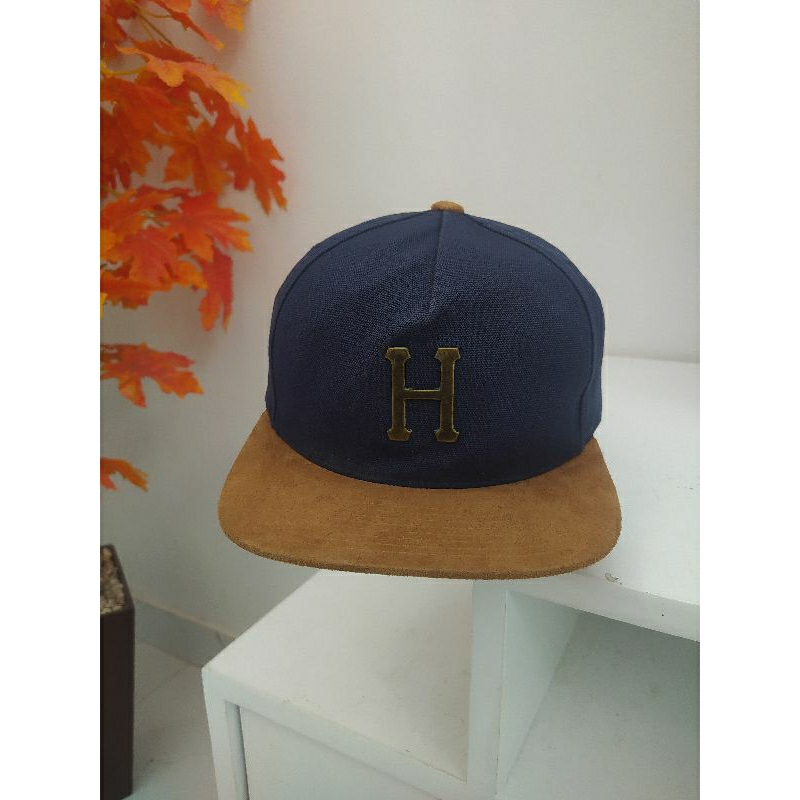 topi HUF