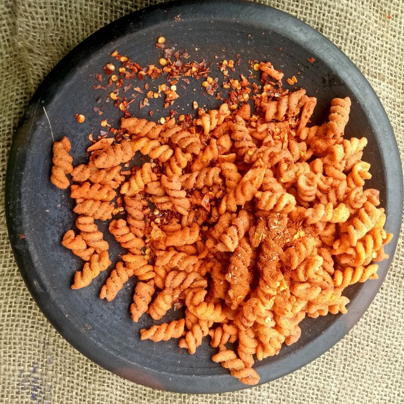 

500 gram Makaroni Spiral Daun Jeruk Pedas/ Makroni pedas Extra Daun Jeruk / Snack Pedas / Snack Murah