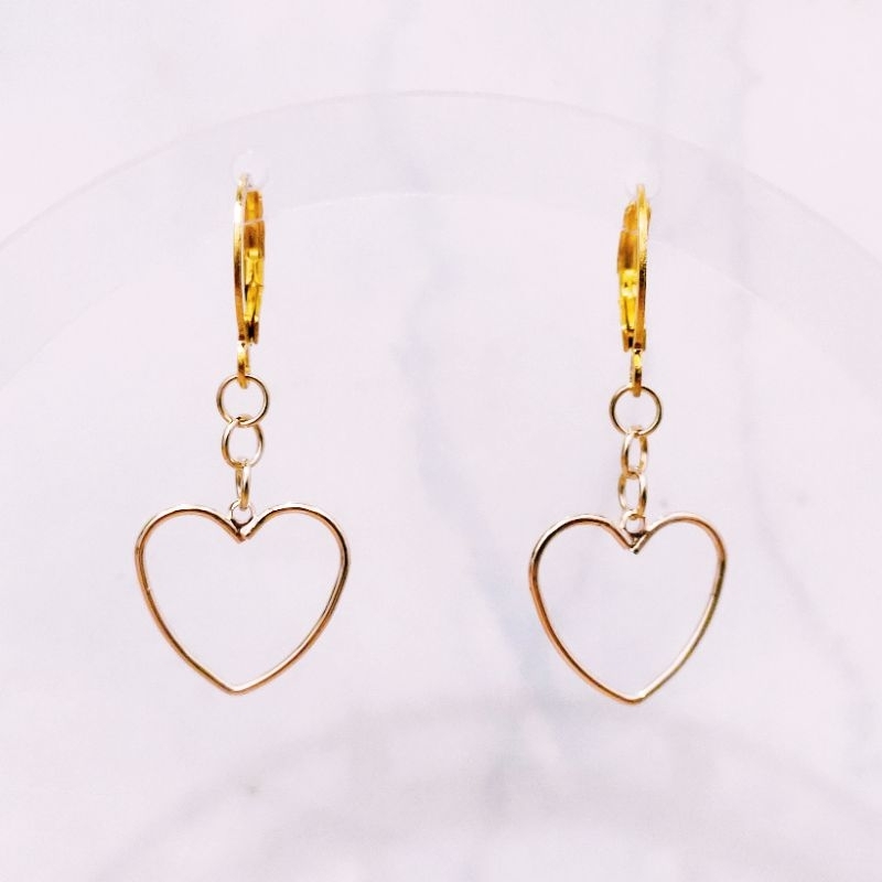 Anting Hati warna emas