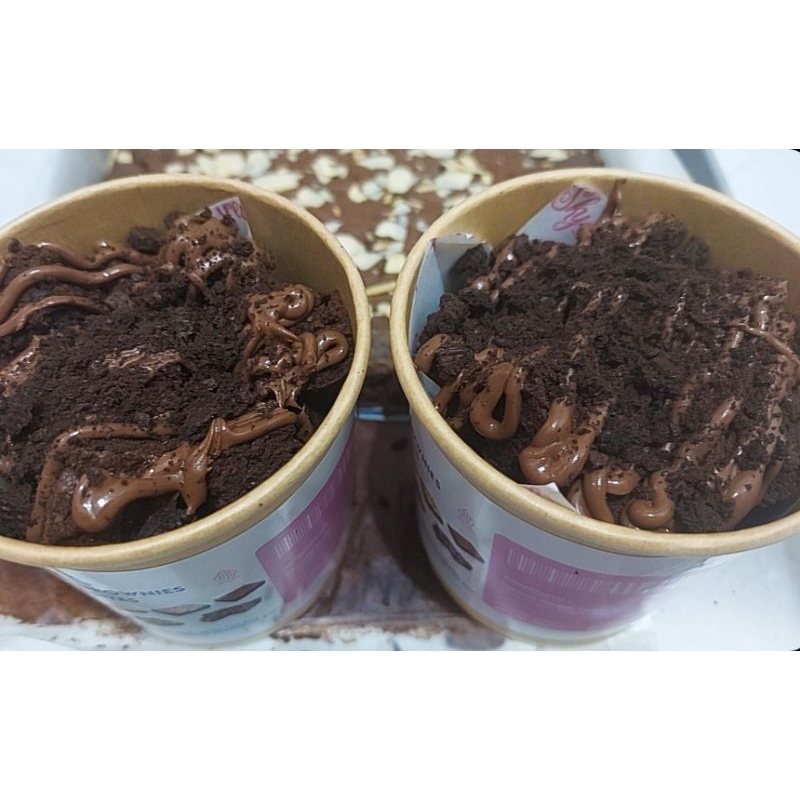 

brownies bites hazelnut crumble