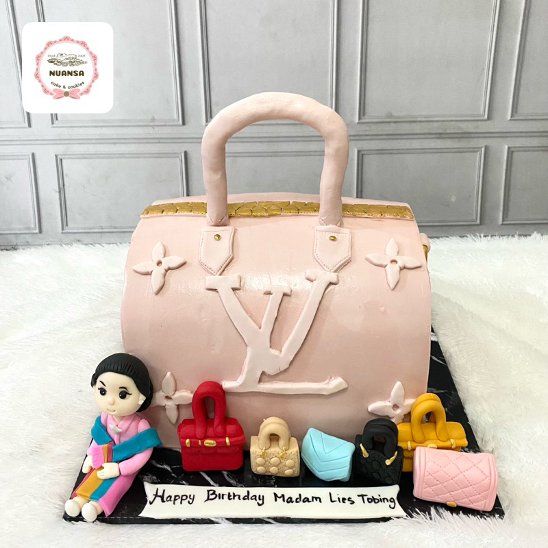 

custom cakes bag LV