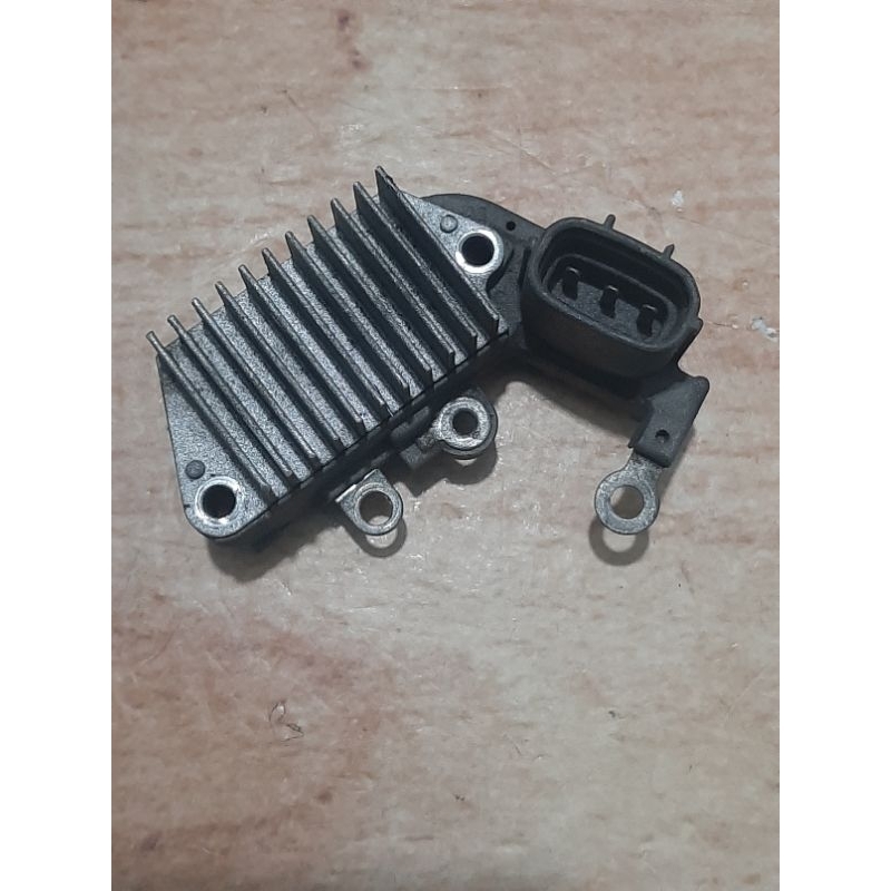 IC Regulator Amper Alternator Toyota Kijang 7K Kecil 45A 12v (Copotan)