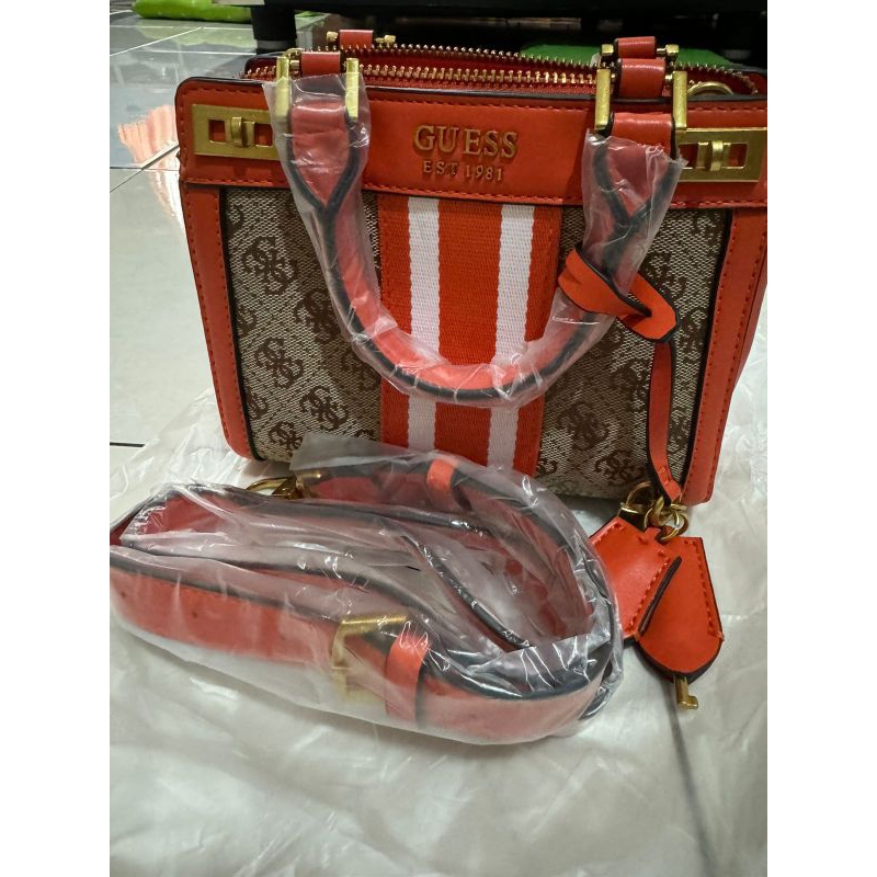 Tas Guess Katey Mini new original dr USA lngsng beli disana warna orange mix brown signature