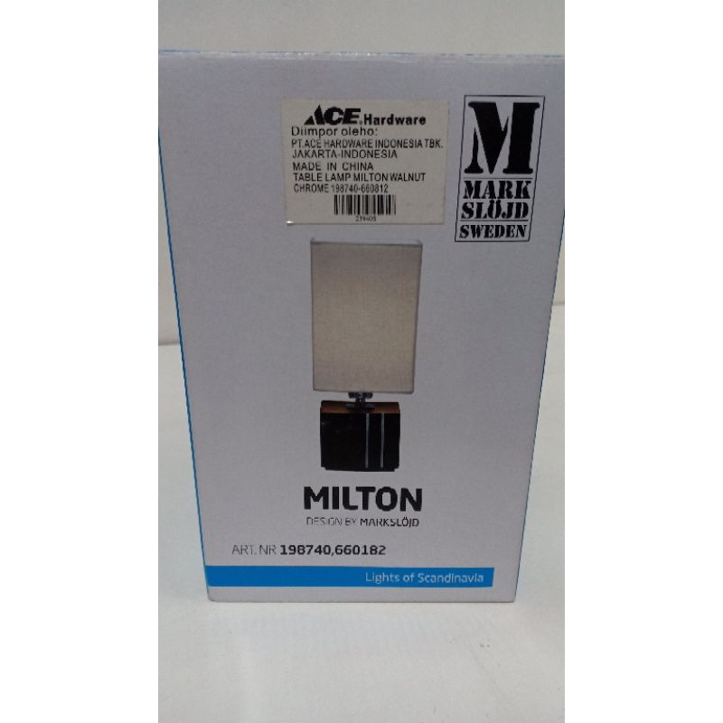 Lampu kiri dan kanan tempat tidur. Merk Ace Hardware.