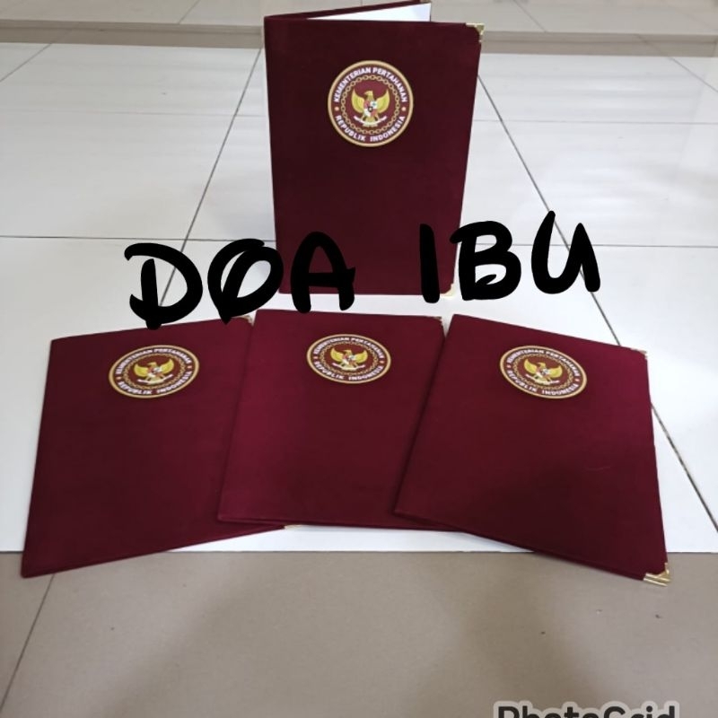 

best seller map kantor map sekolah map bludru upacara bendera warna merah maroon logo Kementerian Pertahanan (Kemhan) full colour