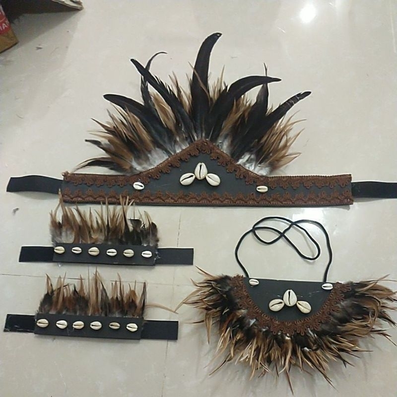 aksesoris bulu Dayak/Papua