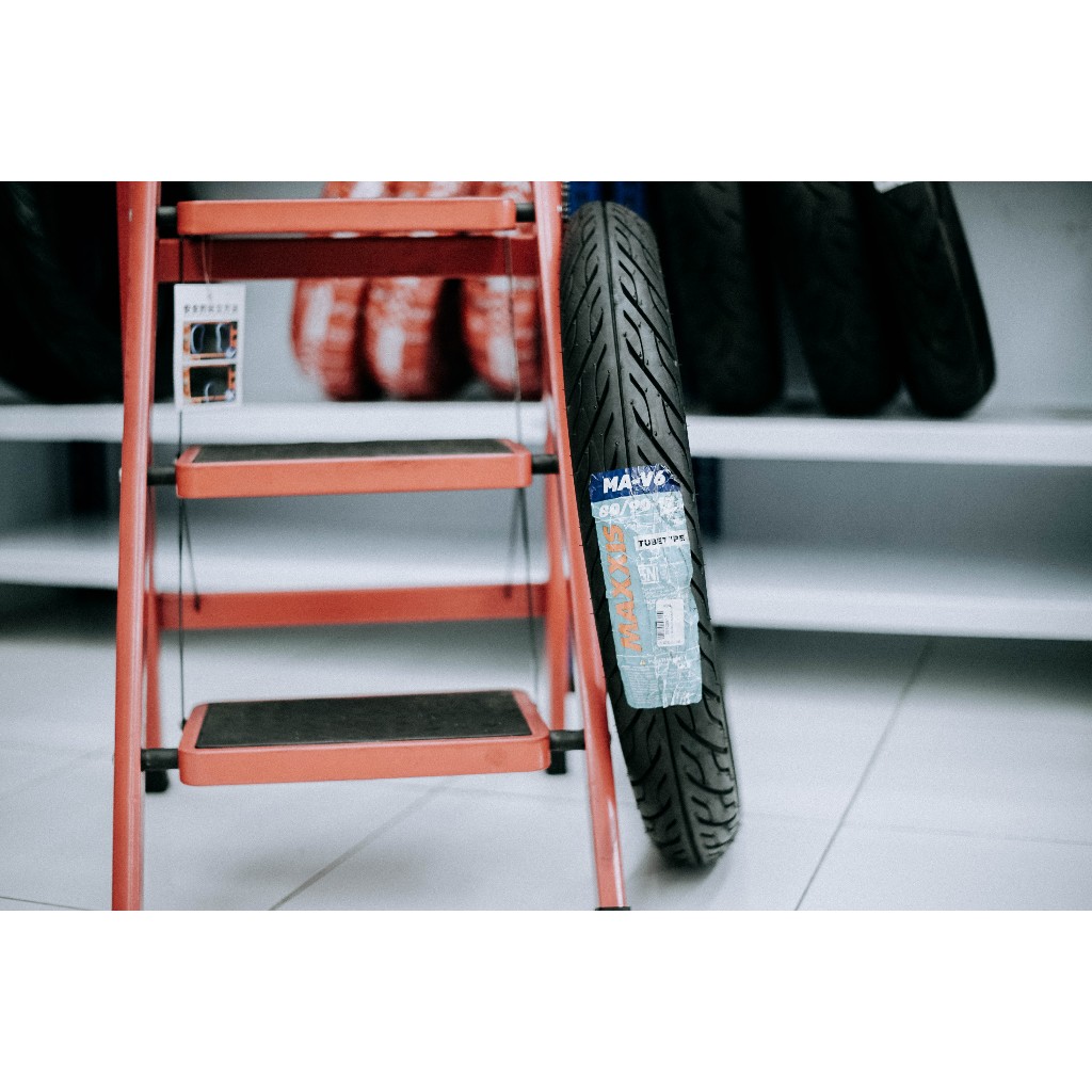 BAN 80/90-17 MAXIS MA  **Lebar Ban**: 80 mm