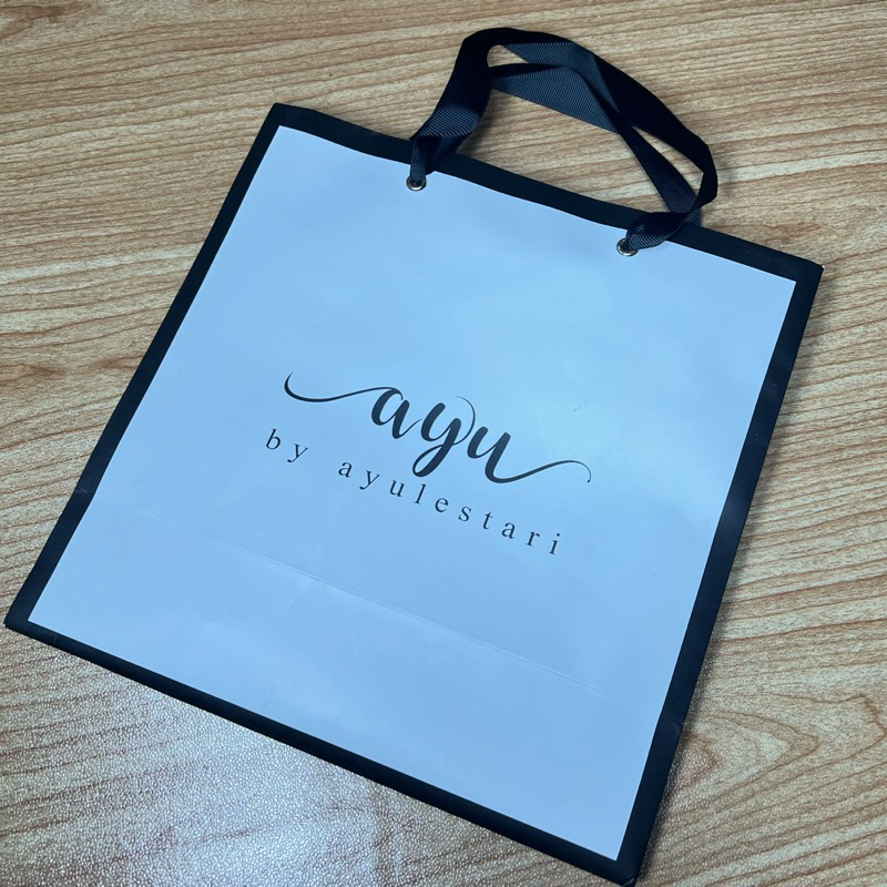 

PAPERBAG Ayu by Ayulestari/Zara/The BodyShop/ Lasabelle SIAP KIRIM/READYYY