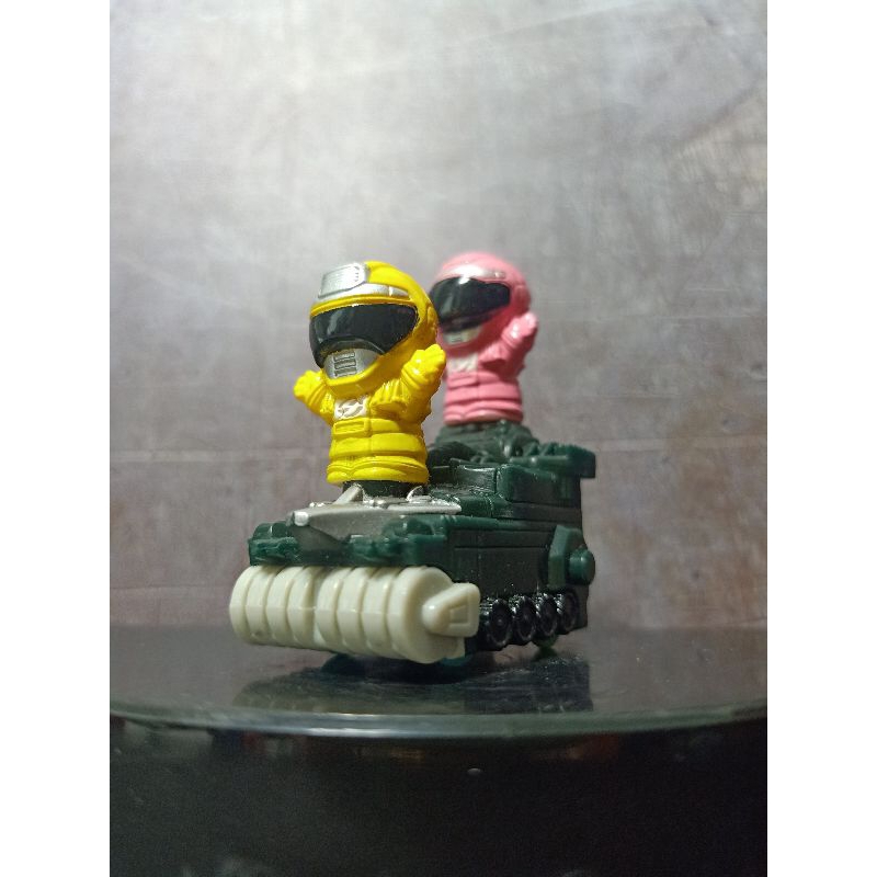 Figure Super Sentai Character Boukenger Pink and Yellow With Vehicle Chibi