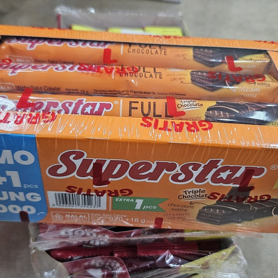 

BOX 20S - SUPERSTAR WAFER COKLAT TRIPLE CHOCoLATE SUPER STAR ISI 20PCS