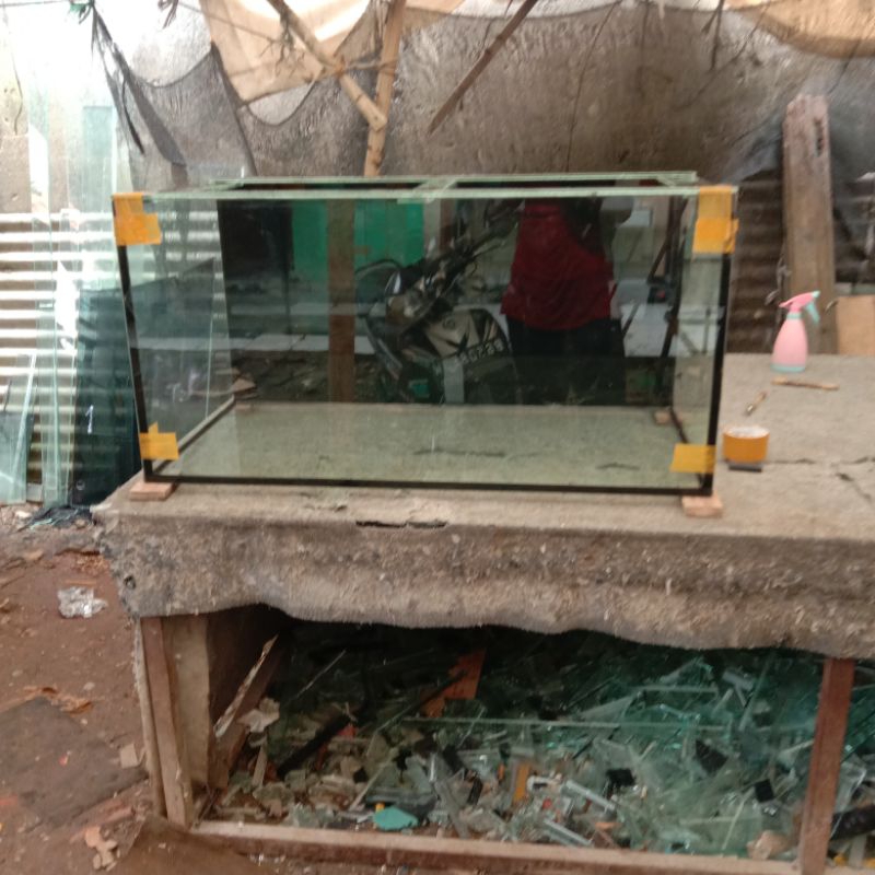 AQUARIUM 100x50x50cm KACA 8mm FULL LEM HITAM