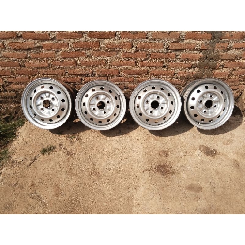 velg kaleng ring 13  pcd 114