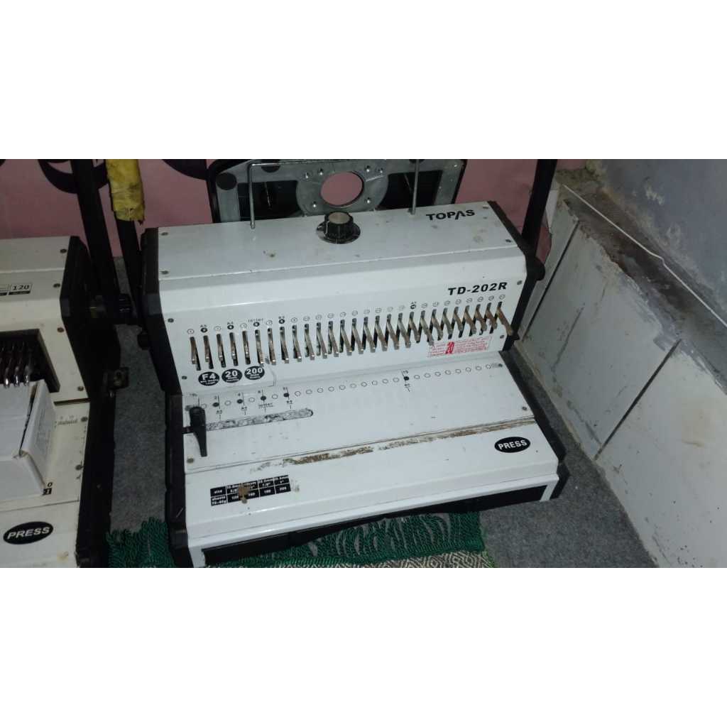 

Mesin jilid spiral topas 2:1