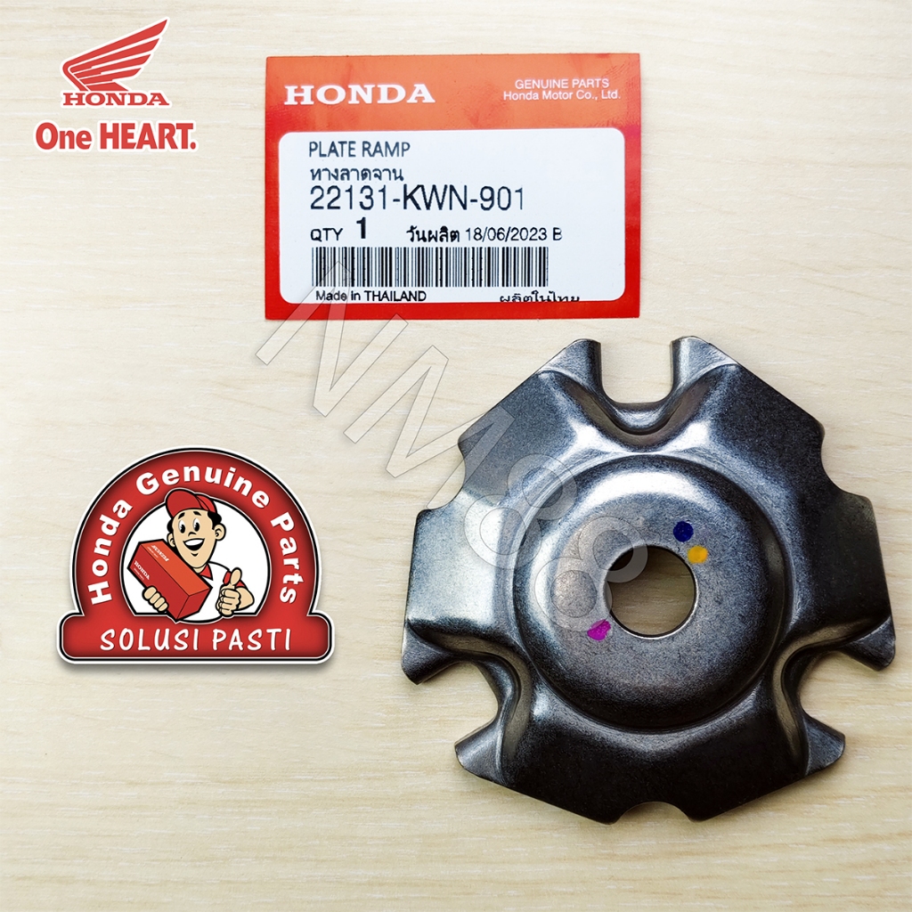 Tutup Rumah Roller Vario 125 Vario 150 PCX 150 PCX 125 ADV 150 Plate Ramp Original Thailand 22131-KW