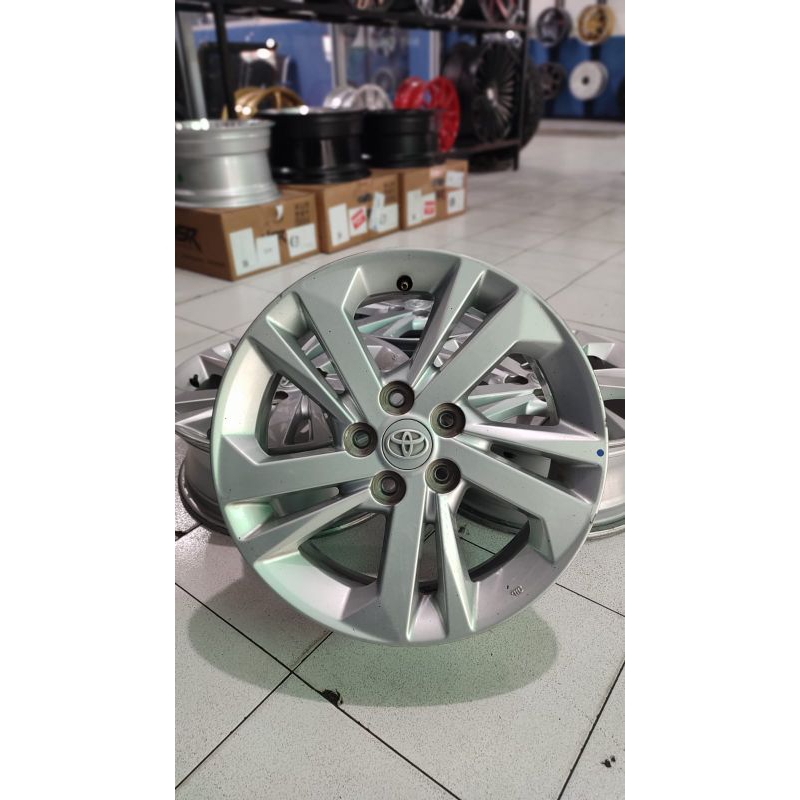 velg oem atau copotan NEW AVANZA ring15 pcd 5x100