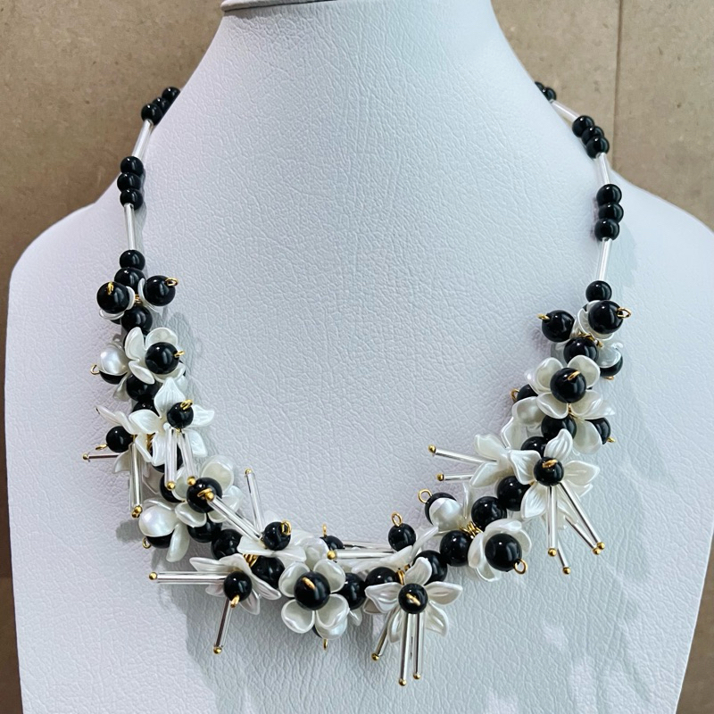 kalung mutiara hitam / kalung hijab warna hitam