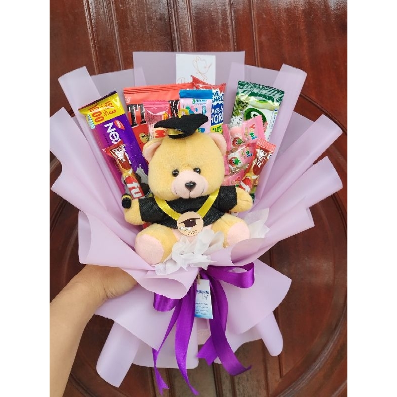 Buket Boneka Wisuda, buket boneka,  buket snack, buket jajanan