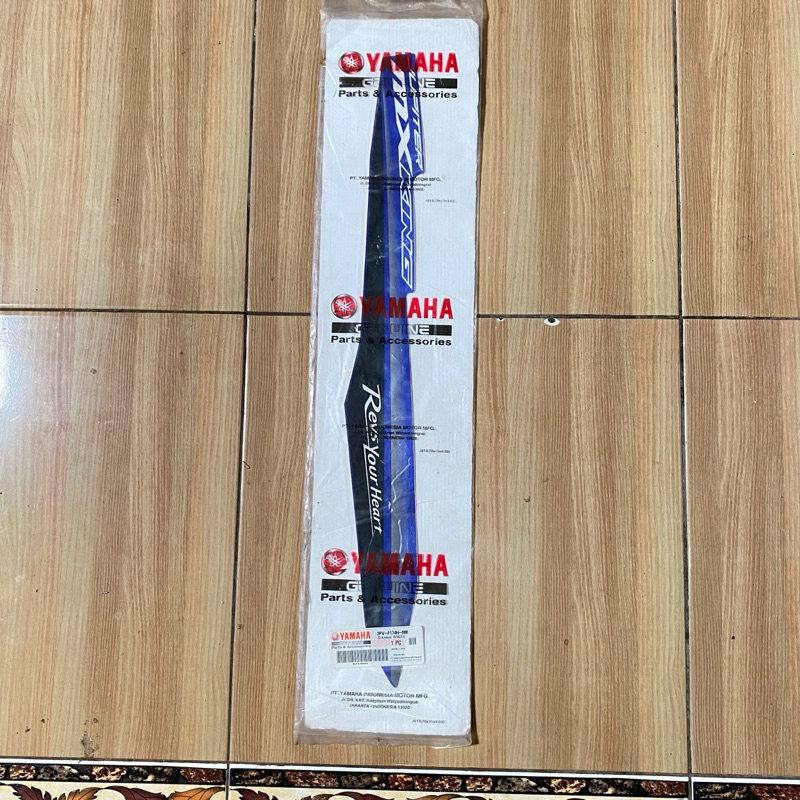Striping stiker Body belakang KANAN Yamaha jupiter mx king movistar 2017 Biru original YGP 2PV-F174H